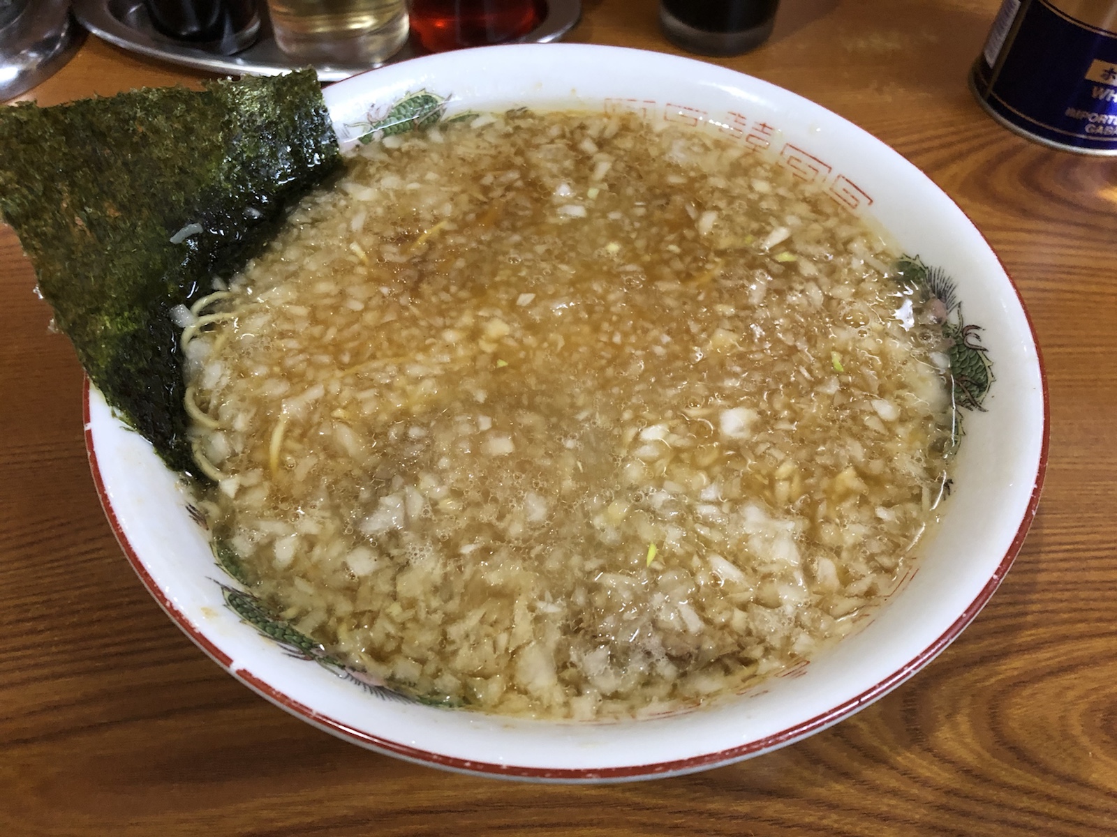 衝撃の一面玉ねぎ…ご当地八王子ラーメン!「中華そば吾衛門」
