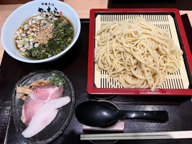六厘舎」大崎店！濃厚スープと超極太麺の伝説つけめん