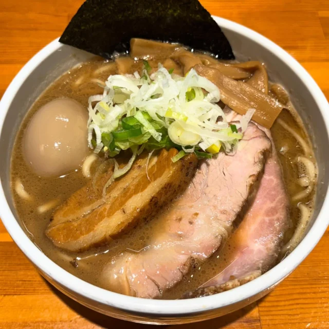 六厘舎」大崎店！濃厚スープと超極太麺の伝説つけめん